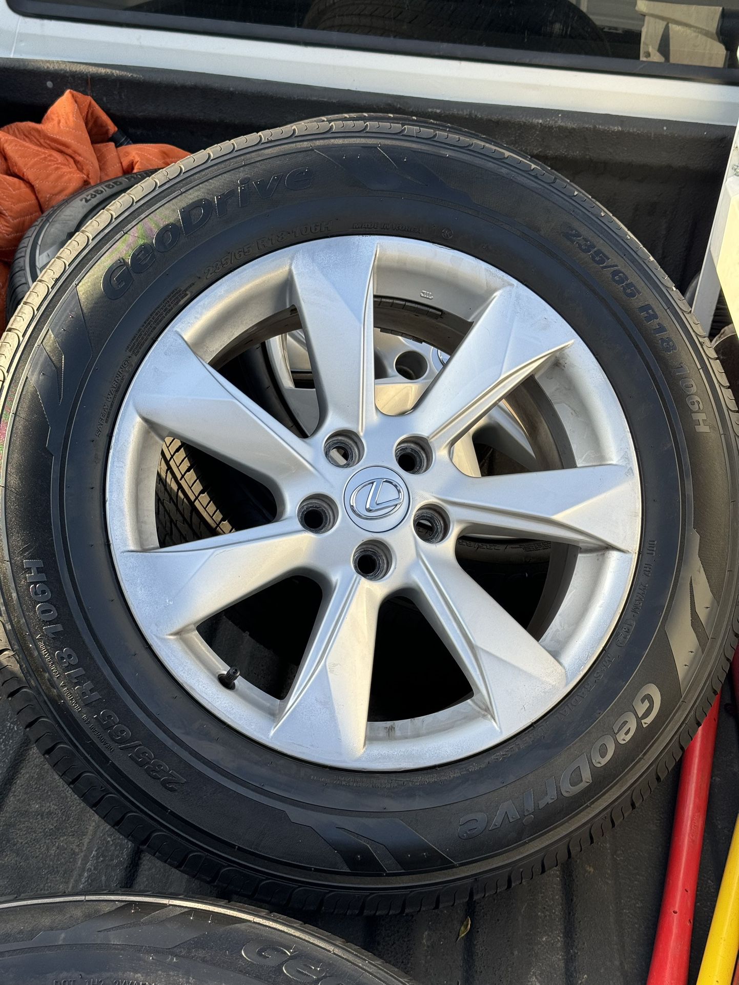 Lexus RX 350 Oem 18 Inch Rims And Tires 