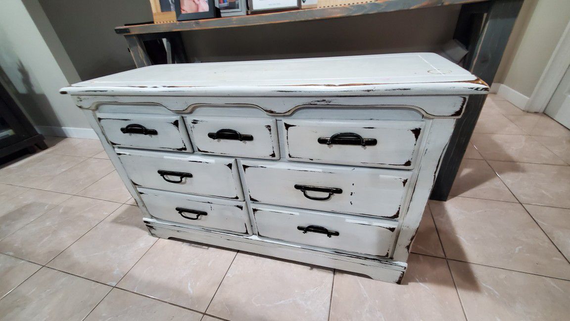 Rustic Dresser Great Condition!