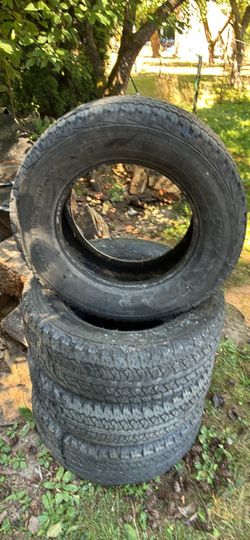 Tires 265/65/17 Firestone A/T