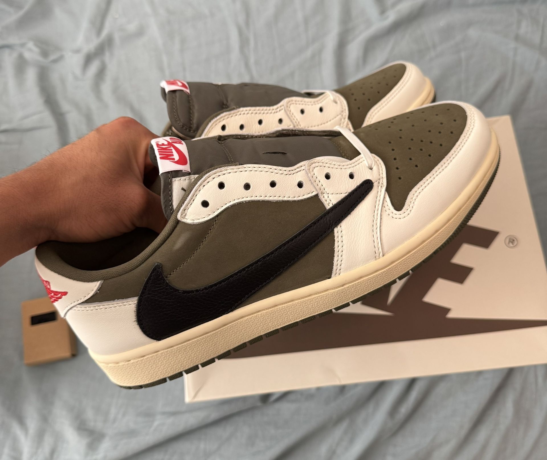 Travis Scott Jordan 1 Low Medium Olive