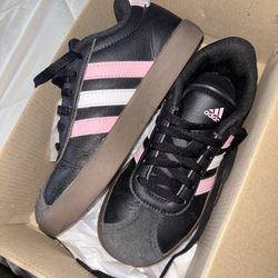 Kid adidas size 13c