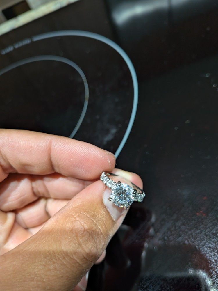 $2000 - 4.4ct Total - 3.04 Carat, Round, Super Ideal Cut, E Color, SI1 Clarity, Lab Ciamond