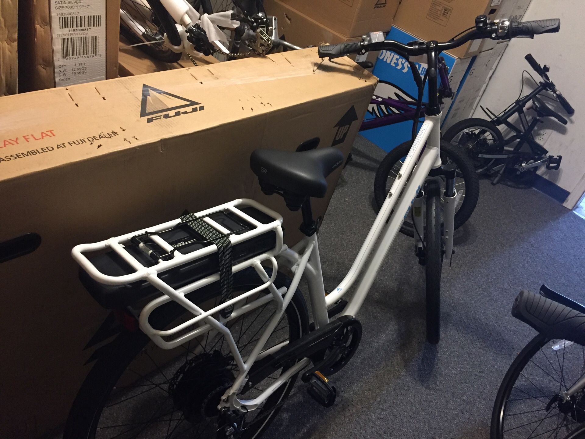 Bicycle Electric Fuji. E-Crosstown New 2019