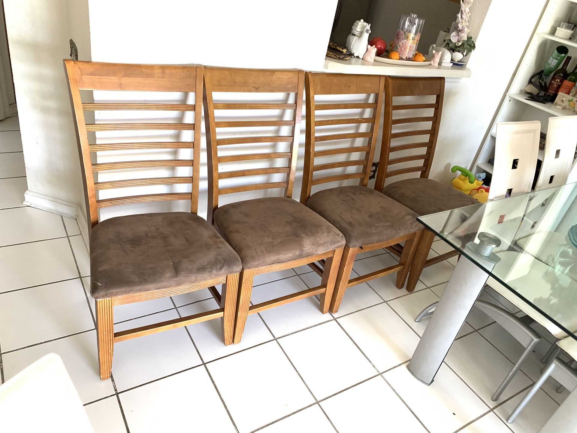Table And Chairs $169 For All🎁🚚🎄🎈🍀 Delivery, Furniture, Wood Furniture, House Furniture, Kitchen And Dining Furniture, Item, Breakfast Furniture.