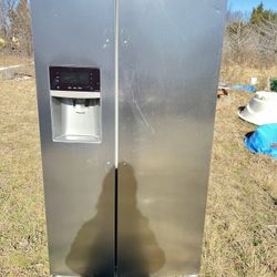 Frigidaire Gallery Refrigerator 