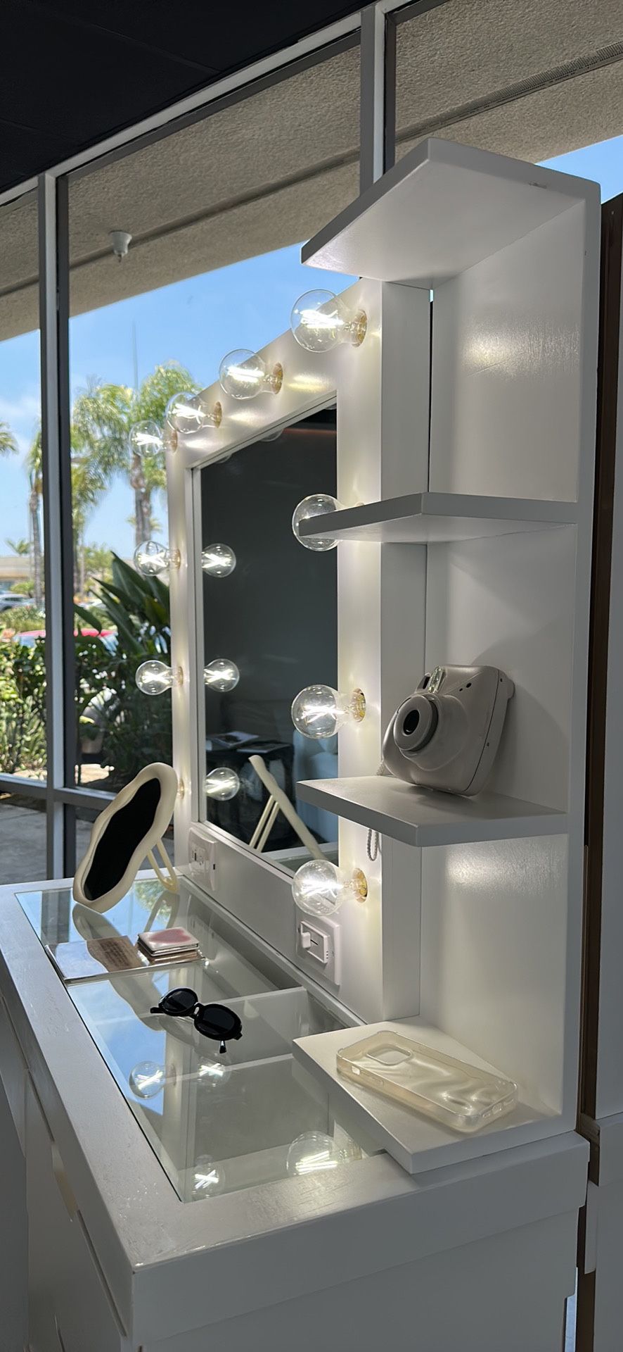 NEW Vanity Mirror & Table Desk Set for Make Up Room Organizer or Salon Furniture