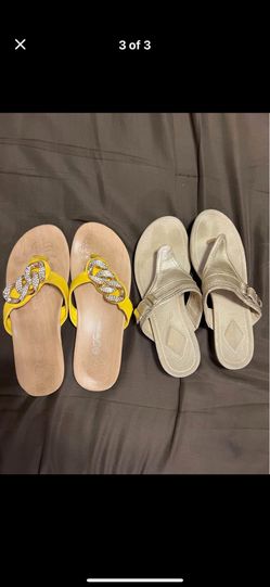 2 Pairs Of sandals