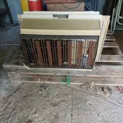 GE 5000 BTUs Room Air Conditioner And Good Working Order