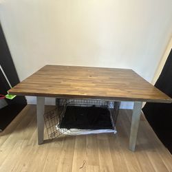 Dining Room Table 