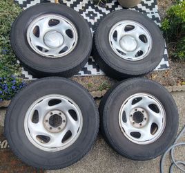 16 inch Toyota wheels 6x5.5 6x139.7 with Michelin Tires