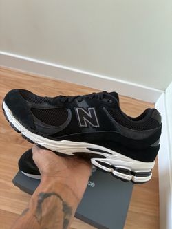 New balance 2002r