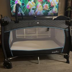 Evenflo Portable Baby Suite