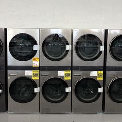 LG WashTower Stacked SMART Laundry Center 4.5 Cu.Ft. Front Load Washer & 7.4 Cu.Ft. Gas Dryer in White w/ Steam
