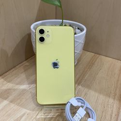 Valentines Day Special!!! iPhone 11 Color Yellow 64 Gb Unlocked For Any Carrier/iPhone 11 Color Amarillo 64 Gb Liberado Para Cualquier Compañía 