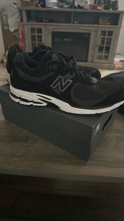 New balance 2002R