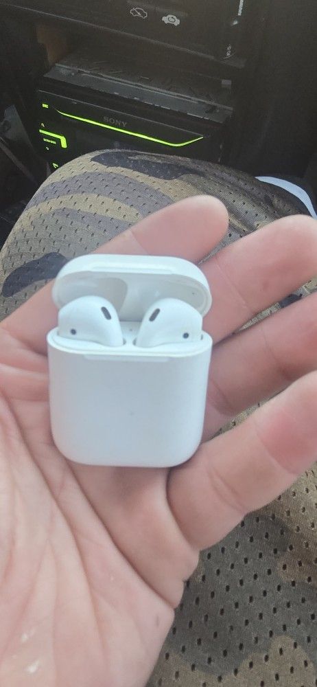 AirPods