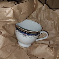 Box Of Gorham Golden Ribbon China Cups and Saucers