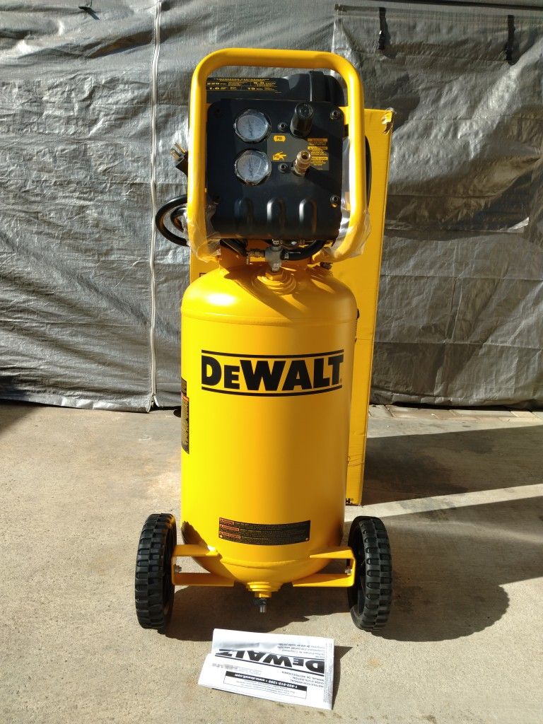 DeWalt 15 Gallon 225 Psi Air Compressor