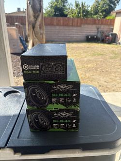 400W Amp With 4 Door Speakers