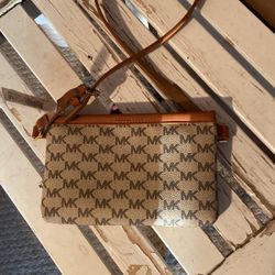 MICHAEL KORS FANNY PACK/ KANGURERA