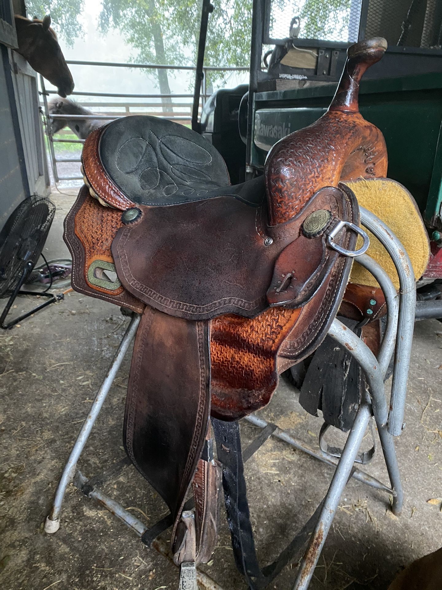 Barrel saddle