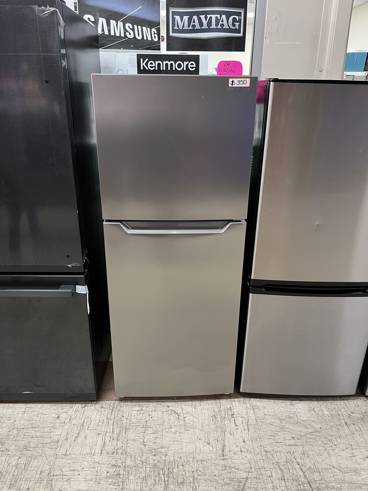 INSIGNIA TOP FREEZER REFRIGERATOR