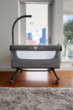 Premium Italian Bedside Bassinet / Co-Sleeper (Mint Condition)