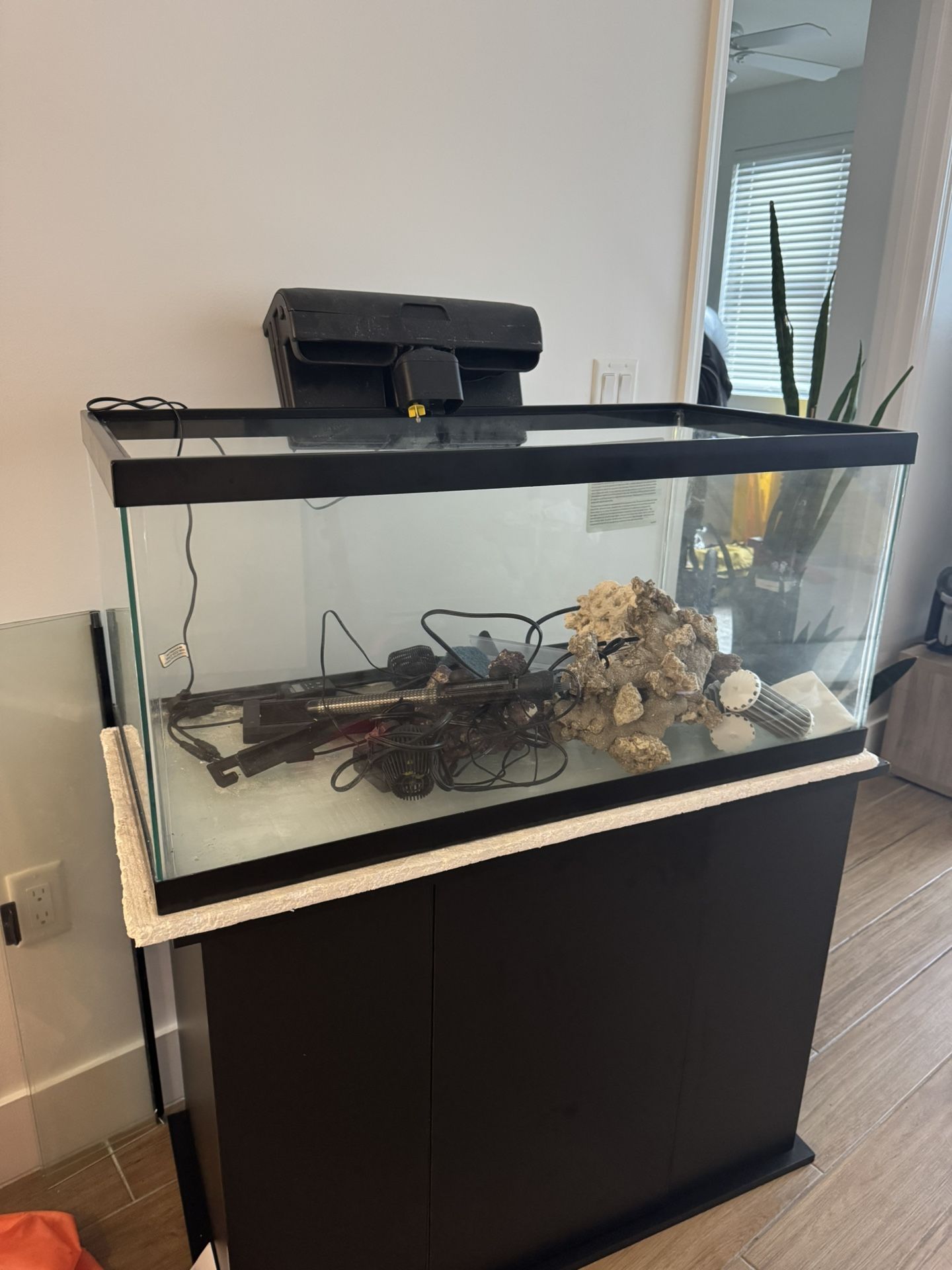 π  40 Gallon Breeder Aquarium Setup β Complete Saltwater/Freshwater Ready β $275 North Miami Beach
