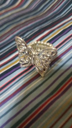 Butterfly ring