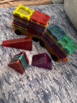 Magnetic Tiles Building Set with Car Base