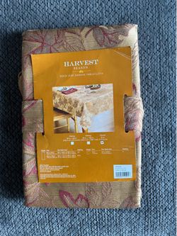 Harvest gold leaf round table cloth-70 inches- new with tags
