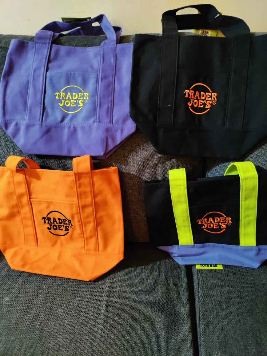 Trader Joe's Trick Or Treat Canvas Tote Bags 4 Bags One Set