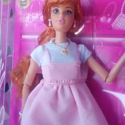 MIDGE DELUXE STYLE BARBIE DOLL