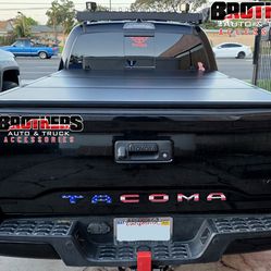 Tri-fold Bed Cover Tapaderas Para Trocas Bedliner Tapa de tres pedazos Tapaderas Para Trokas