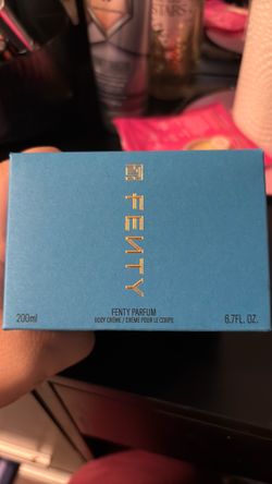 RIHANNA:  FENTY BEAUTY PARFUM BODY CREAM
