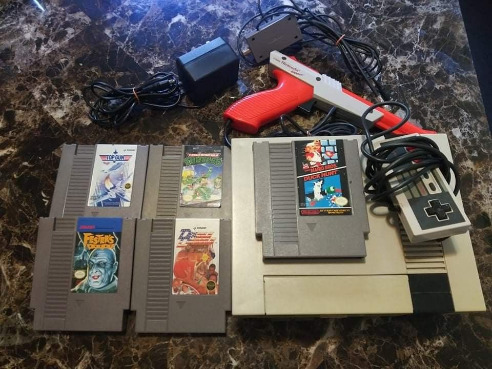 Original Nintendo entertainment system, 1 control, all wires, games and gun included 100