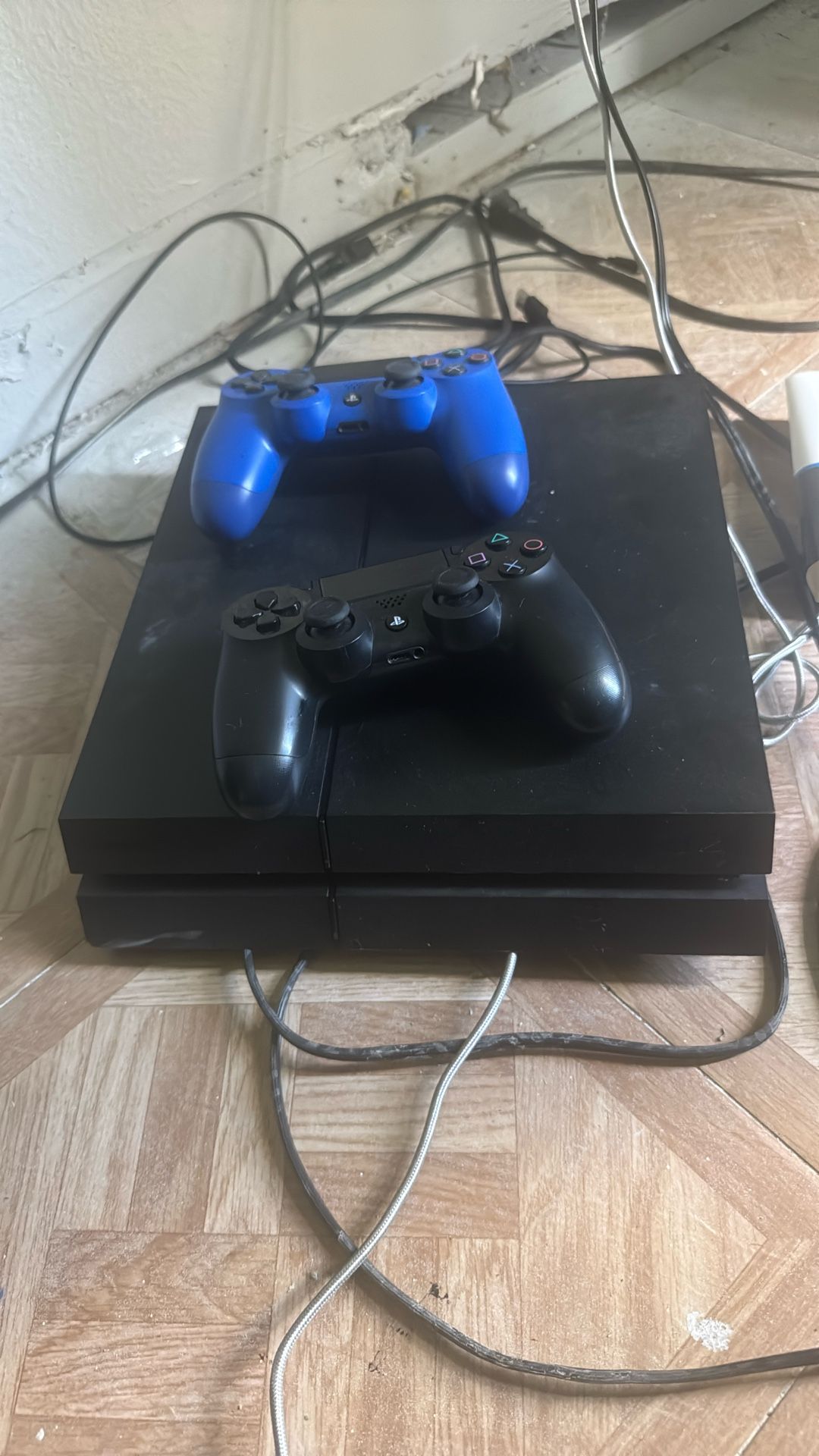 PS4 with 2 Controllers