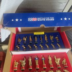 2020 Battle For The White House Chess Set