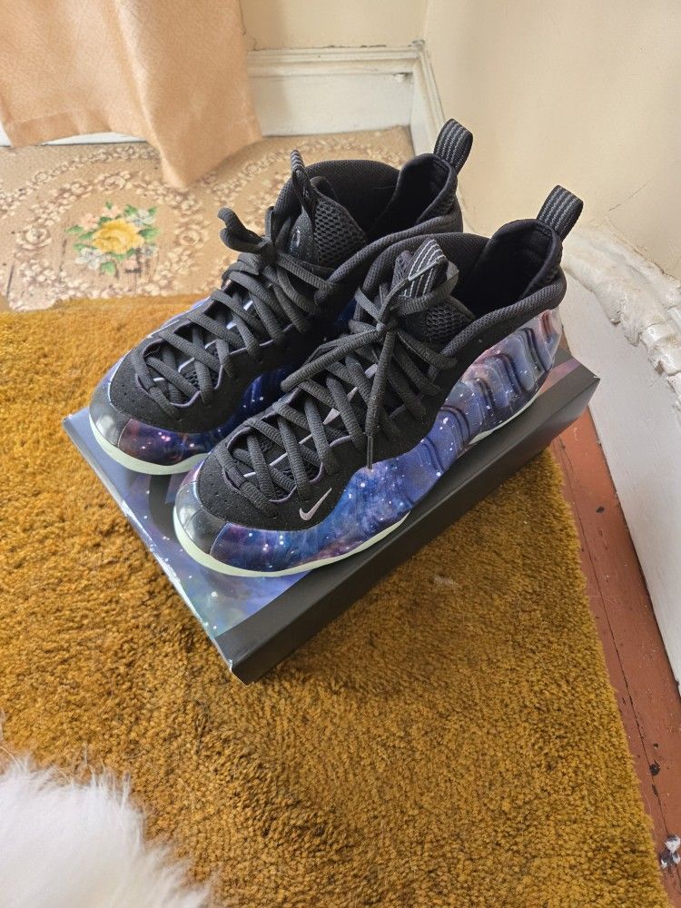 Nike Galaxy FOAMPOSITE's  sz 10