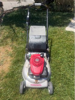 RUNNING Honda Electric Start Rear Wheel Drive Lawn Mower