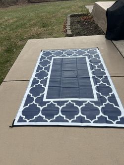 Outdoor Rug 5’11” X 8’11”