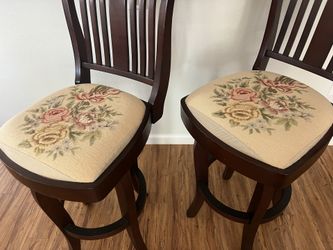 Set of two barstools embroidered