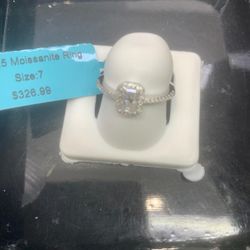 Brand New 925 Moissnite Engagement Ring 