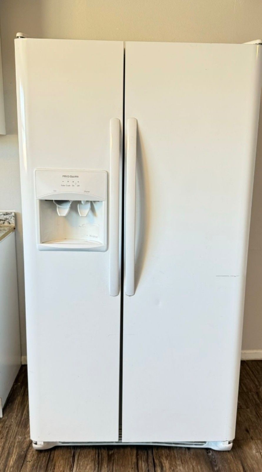 Double door refrigerator 33×68