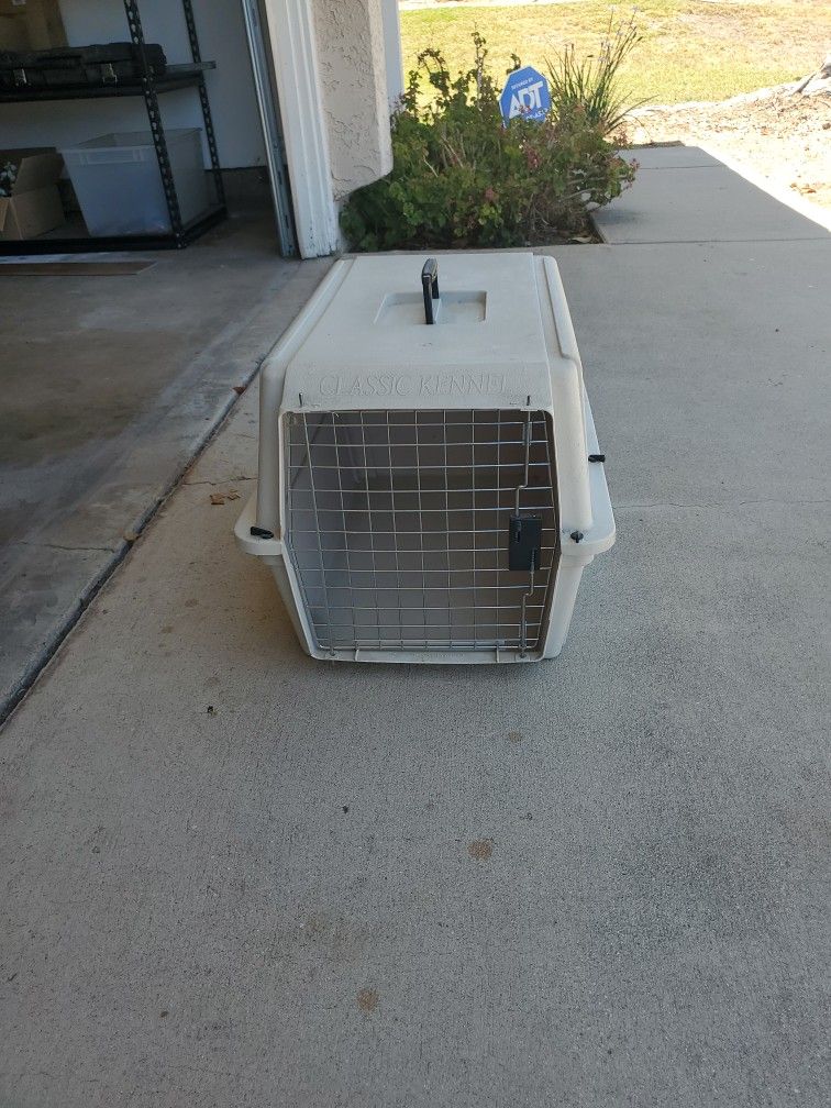 Classic Kennel Pet Carrier