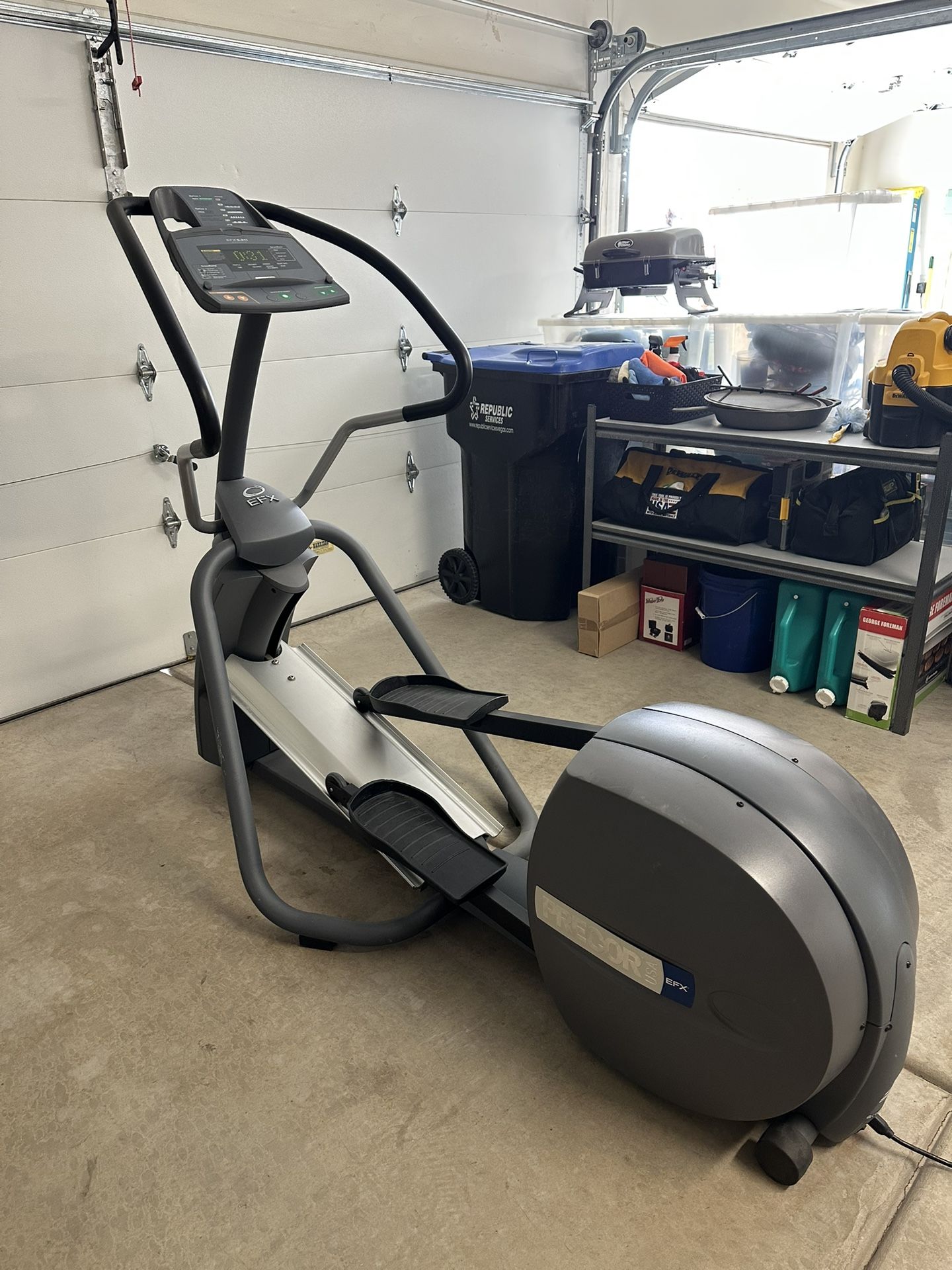Precor EFX 5.21i - Works Great