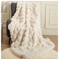 Faux Fur Throw Blanket