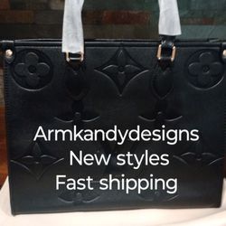 Hand Tote In Blk