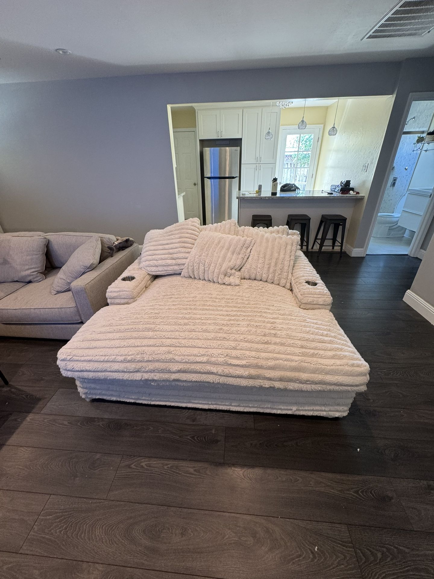 Chaise Lounge