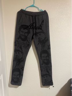 Asaali sweats